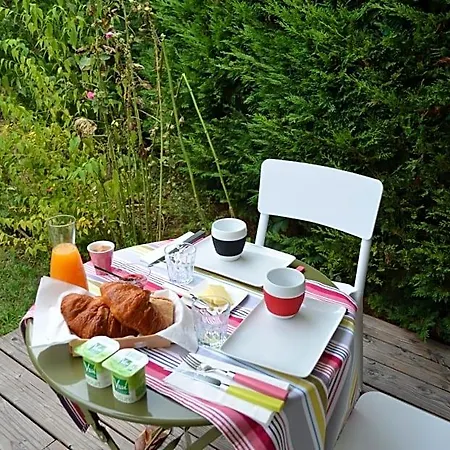 Le Jardin Secret Couette-café 3*